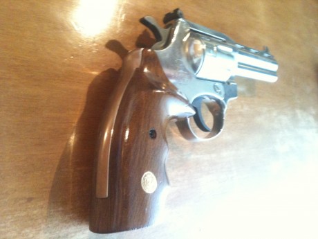 VENDIDO
Pues eso, vendo este revolver en perfecto estado como se puede apreciar en las fotos

Modelo: 00