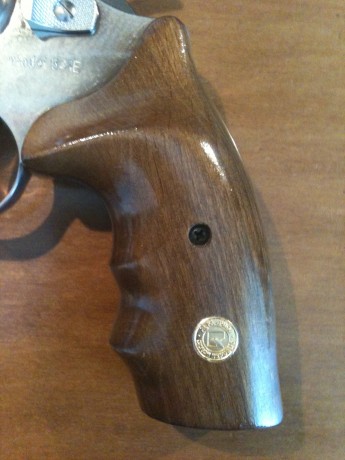 VENDIDO
Pues eso, vendo este revolver en perfecto estado como se puede apreciar en las fotos

Modelo: 12