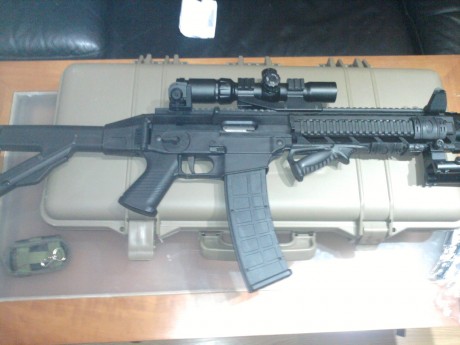 Hola,saco este nuevo tema,pues como yo,muchos de vosotros,amantes de las armas de corte tactico del 22,customizais,vestis,adornais 171
