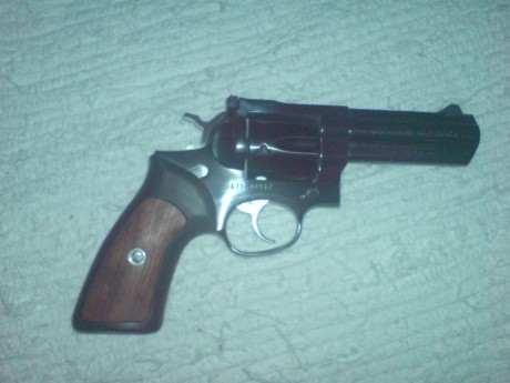 Hola amigos,

Estoy pensando en cual sera mi tercer arma.

Y me parece que un revolver para fuego central 20