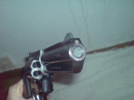 Hola amigos,

Estoy pensando en cual sera mi tercer arma.

Y me parece que un revolver para fuego central 32