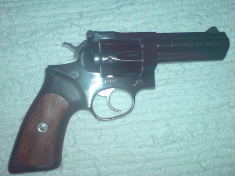 Hola amigos,

Estoy pensando en cual sera mi tercer arma.

Y me parece que un revolver para fuego central 30