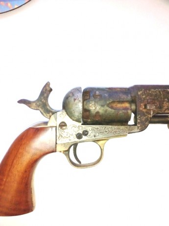 pues eso vendo revolver de avancarga,el modelo no se muy bien cual es, es de cañon octogonal y de calibre 20