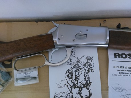 Rifle de palanca marca Rossi de Acero Ionxidable, calibre 45 Long Colt
 Cañon rayado de 24 pulgadas. Excelente 122