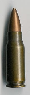 Vendo 5 cartuchos inertes del fusil de asalto alemán StG.44 con clip y copia (creo) del utensilio para 10