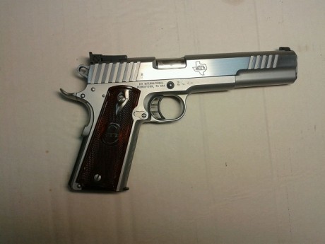 Buenas a todos, pues nada que otro compañero ha decidido, muy a su pesar vender su  STI Trojan cromada 01