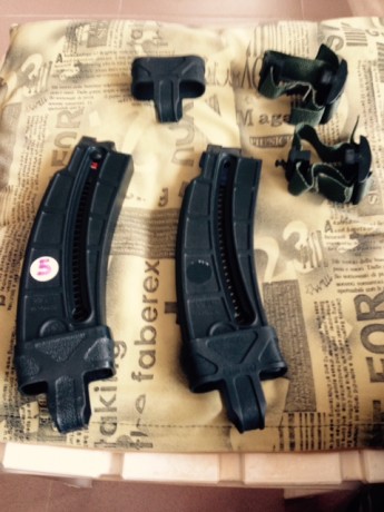 Hola Companeros.
Vendo N.2 cargadores para la carabina SMITH&WESSON MP15/22.
N.3 gomas protectora.
N.1 11