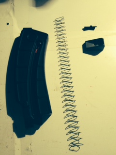 Hola Companeros.
Vendo N.2 cargadores para la carabina SMITH&WESSON MP15/22.
N.3 gomas protectora.
N.1 21