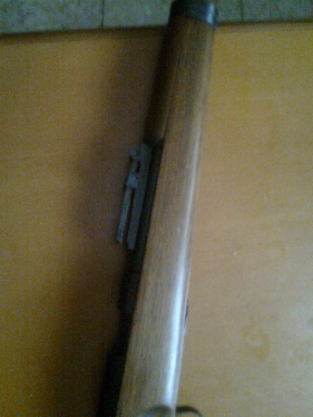 Estupenda carabina calibre .22LR réplica del fusil alemán de la IIG.M. Está muy poco usada (menos de 500 01