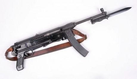 Buenos dias.
Vendo rarísima bayoneta de colección del subfusil yugoslavo Mod M-56 (copia del legendario 12