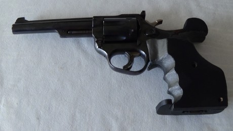 VENDO REVOLVER ASTRA MACHT 38 - 6"  Esta el gatillo finísimo pero con su peso pido 160€ con portes 31