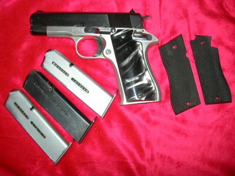 Vendo Pistola marca STAR modelo BKM del 9mmP, está guiada en F, como se puede ver en las fotos está impecable.
La 01