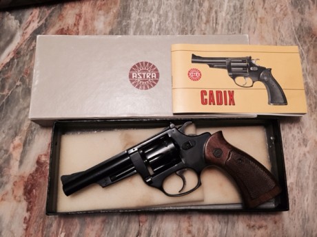 Cambio revolver Astra Cadix cal.22 L.R. guiado en "F" en perfecto estado con su caja original 01