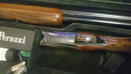Se vende Perazzi Mx8 trap, POLICHOQUE en el cañon de abajo, h guardamanos recién cambiada, muelles estractores 00