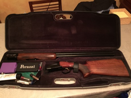 Se vende Perazzi Mx8 trap, POLICHOQUE en el cañon de abajo, h guardamanos recién cambiada, muelles estractores 20
