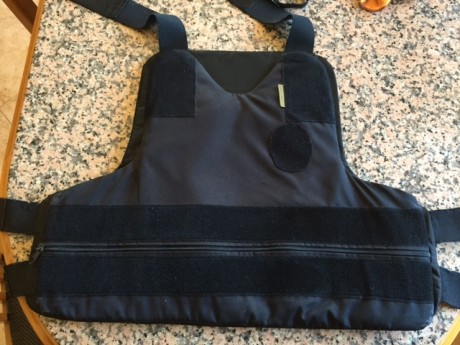 Hola

Vendo el chaleco corrservic TC10 de la talla M, digo M porque es la que gasto de camiseta.

ESTA 02