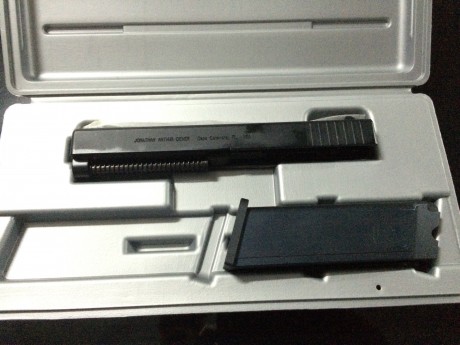 Pongo a la venta mi KIT del 22 de mi Glock 17. Es marca arthur ciener, viene con caja original y un cargador 01