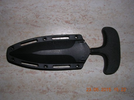 hola me gustaría que me aconsejeís un cuchillo de combate bueno y asequible, me interesa el sog seal team 70