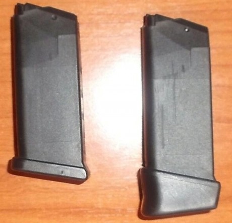 Se vende Glock 26, con dos cargadores, dos fundas, interior Glock y exterior Fobus, maletín, libro instrucciones, 01
