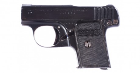 Sres., buenas tardes

Recientemente me regalaron una pistola 6.35 que no se su procedencia ni tiene marca 81