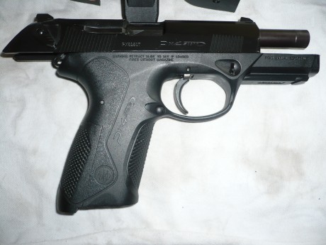 Un compañero de Club vende una Beretta PX4, la compró para iniciarse en IPSC y en eso quedó toda la historia. 01