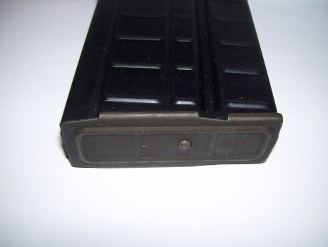 Hola
vendo cargador para el fusil de asalto Aleman HK G3 en Aluminio , esta NUEVO SIN ESTRENAR 
es valido 00