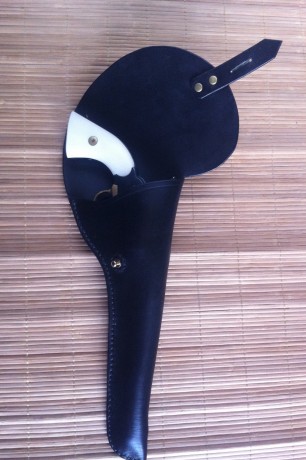 Con su emblema en dorado para revolveres de 7 1/2" y  8" 
45€ 02