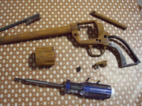 muestro el proceso que realizé en mi revolver, pues suelo pavonar por calor, pero en este caso decidí 01