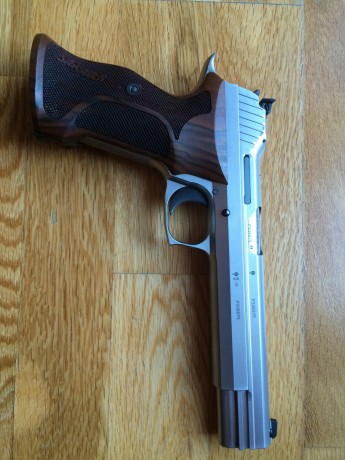 Vendo/cambio Sig Sauer Super Target Silver con muy pocos tiros.Precio 2.500€ o cambio por xsix classic.
Aqui 02