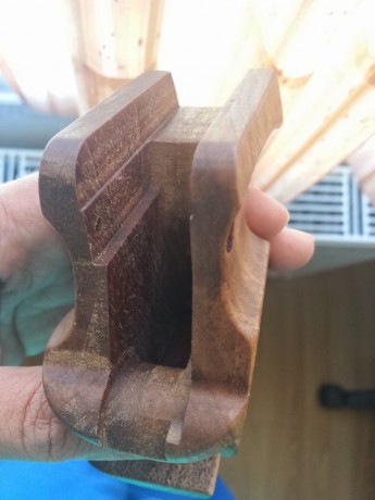 Se vende empuñadura Rink de la talla M, totalmente nueva a estrenar, para el modelo Walther GSP 1970 ( 11
