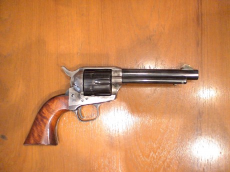 Vendo revolver Pacemaker 44/40 Marca Uberti, Buen estado Pocos tiros, Guiado con licencia " F " 00
