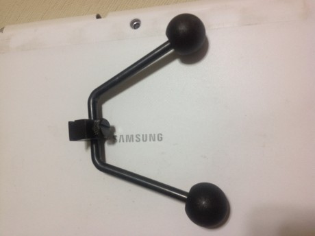 Pues he adquirido una carabina Anschutz de segunda mano para utilizarla en F Class .
Trae una serie de 10