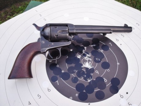 muestro el proceso que realizé en mi revolver, pues suelo pavonar por calor, pero en este caso decidí 70