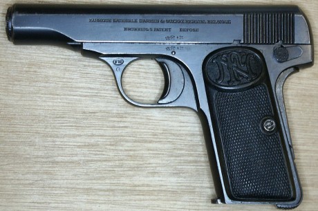 Busco pistola FN 1910 en el libro de coleccionista (preferiblemente sin inutilizar).
Por supuesto es imprescindible 00