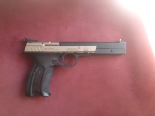 Hola vendo pistola HAMMERLI X-ESSE SPORT
La pistola es del calibre 22 esta como nueva ,apenas he tirado 01