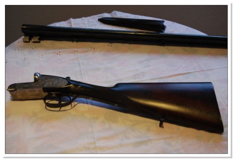 Vendo escopeta paralela, marca AM VICTOR SARASQUETA de pletina larga, con cañones de 71 cm de longitud, 01