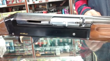 Buenas tardes;

Se vende escopeta semiautomática Benelli Premium Superligera.

-Calibre 12. 
-Cañón de 01