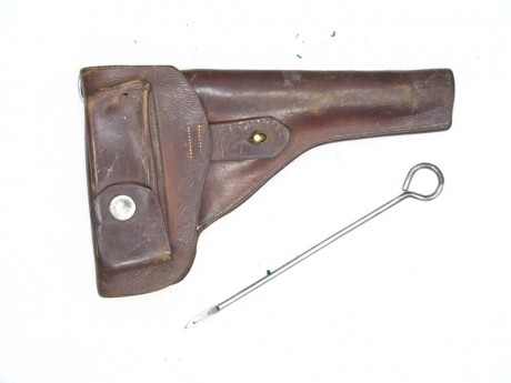 De nuevo pongo a la venta mi Pistola Cmpo-Giro de 9mm Largo con una Funda de Epoca de regalo, como se 21