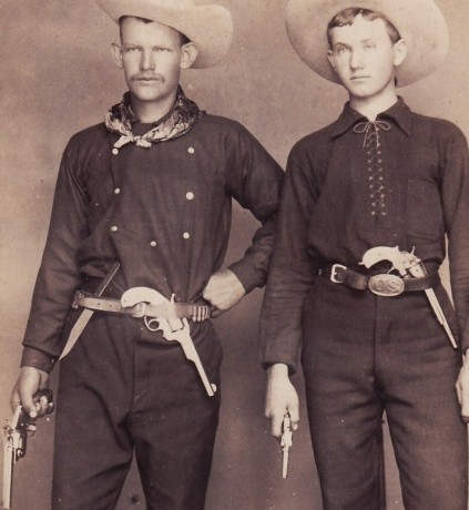 Hace unos días encontré por casualidad en una web extranjera un arma a la venta que hacía muchos años 100