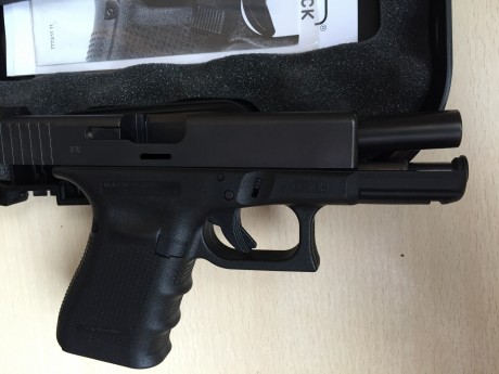 Glock 19 4ª Generación. Adquirida nueva en noviembre de 2012. Guiada en B. Tiene pegados escasamente 50 11