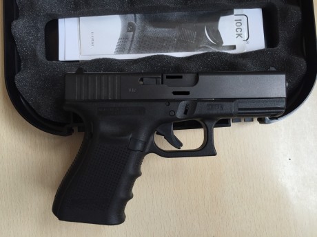 Glock 19 4ª Generación. Adquirida nueva en noviembre de 2012. Guiada en B. Tiene pegados escasamente 50 10