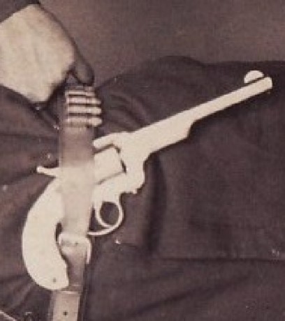 Hace unos días encontré por casualidad en una web extranjera un arma a la venta que hacía muchos años 00