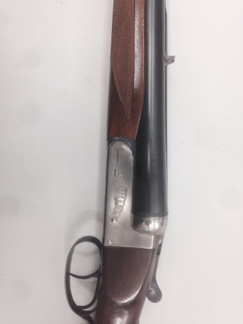 Se vende escopeta I.U. C/12, modelo Jabali, en perfecto estado, muy poco uso, 63 cm de cañon , alza y 02