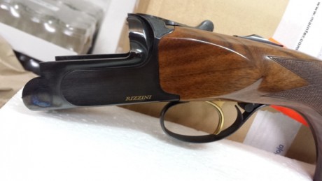 Hola compañeros,alguno sabría decirme algo sobre esta nueva escopeta de Rizzini,alguno la ha probado.
Estoy 171