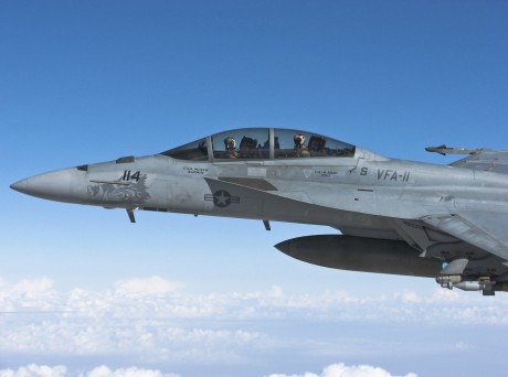 Pues eso, en este hilo pretendo deleitaros como amantes de los aviones de combate que sois muchos, con 111