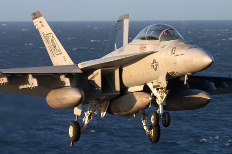 Pues eso, en este hilo pretendo deleitaros como amantes de los aviones de combate que sois muchos, con 110