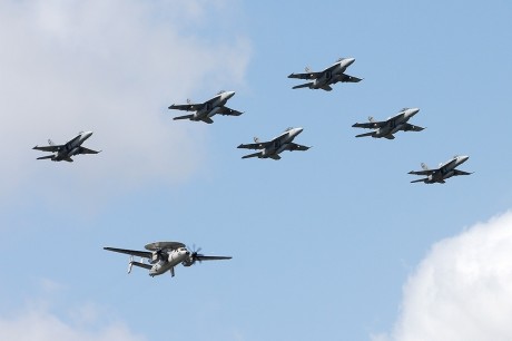 Pues eso, en este hilo pretendo deleitaros como amantes de los aviones de combate que sois muchos, con 120