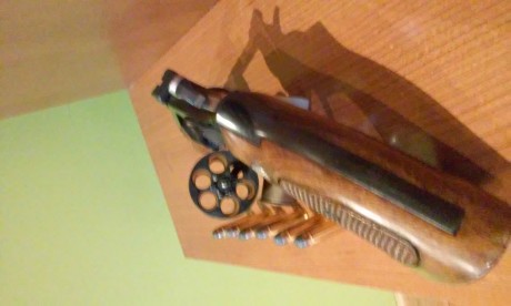 Hola muy buenas pistoleros,vendo precioso revolver sin apenas uso,es un llama comanche 3 de 4 pulgadas..dispara 01