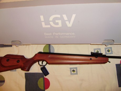 Hola a todos

¿Alguien que tuviera una "competition ultra" me podría decir si esta carabina 112