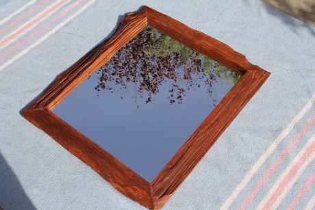 Espejo antiguo madera tailandesa


Medidas 70cm x 80cm

El espejo esta impecable y presenta un reflejo 00